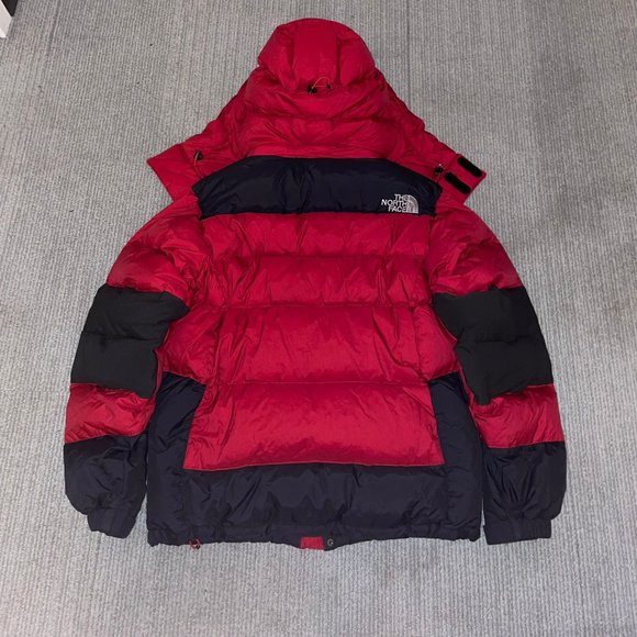 Red north face puffer jacket - Picture 2 of 2